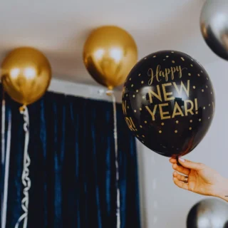 How to Host a Memorable Online New Year’s Eve Party